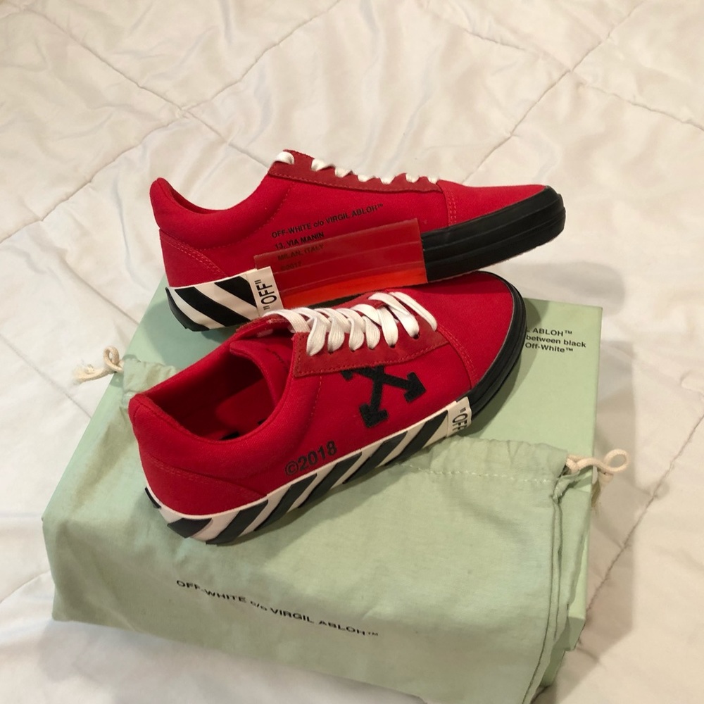 OFF-WHITE Vulc Low Red